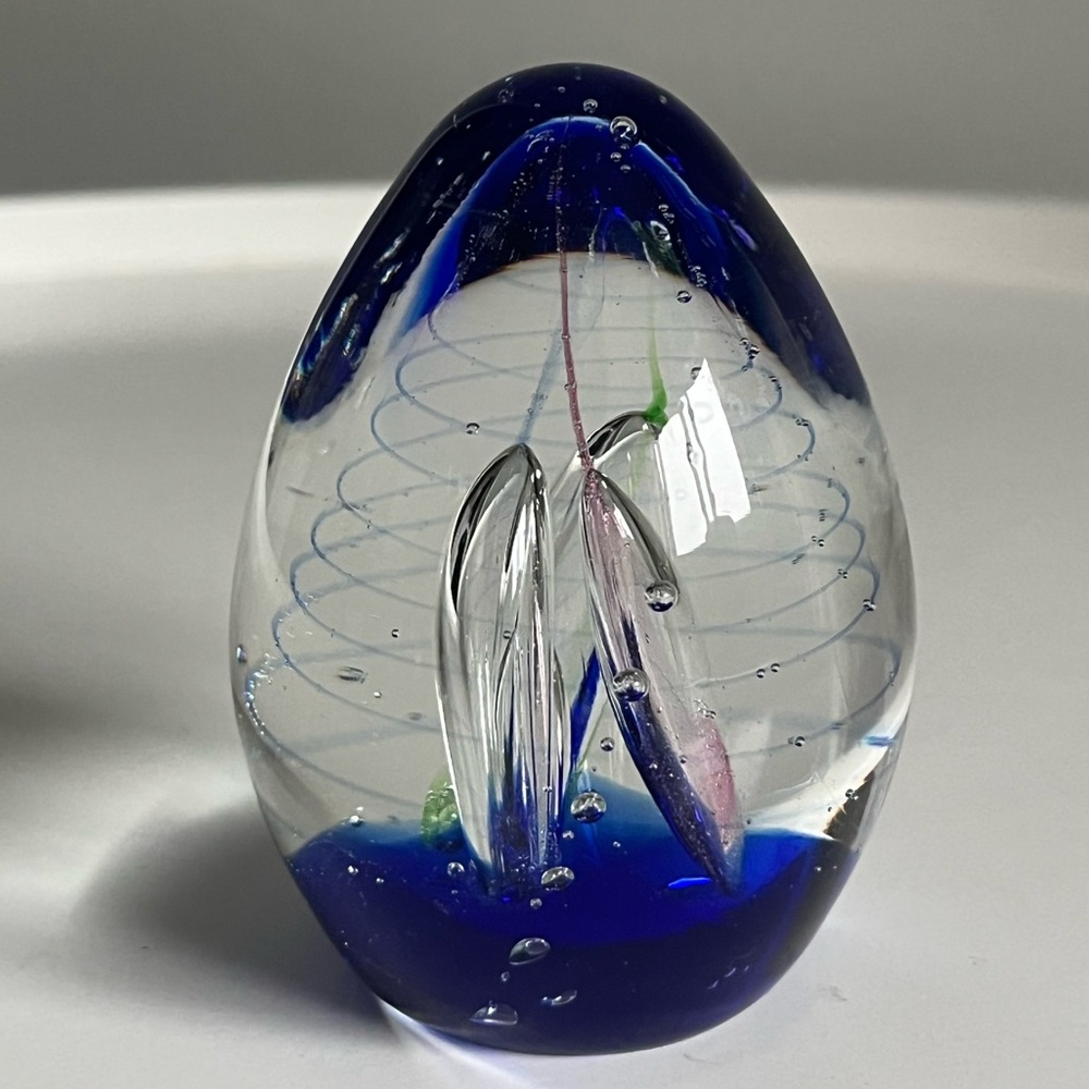 Dynasty Gallery Heirloom Collectible Blue Flower Paperweight Controlled Bubble